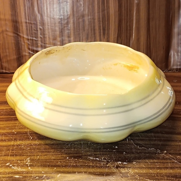 Vintage mcm farmhouse planter scalloped large - Picture 1 of 7